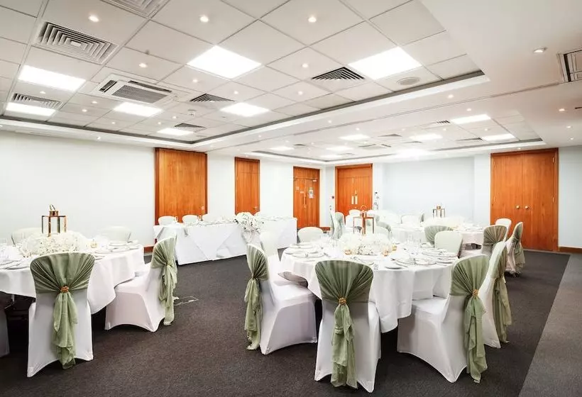 Отель Holiday Inn Rochester Chatham, An Ihg