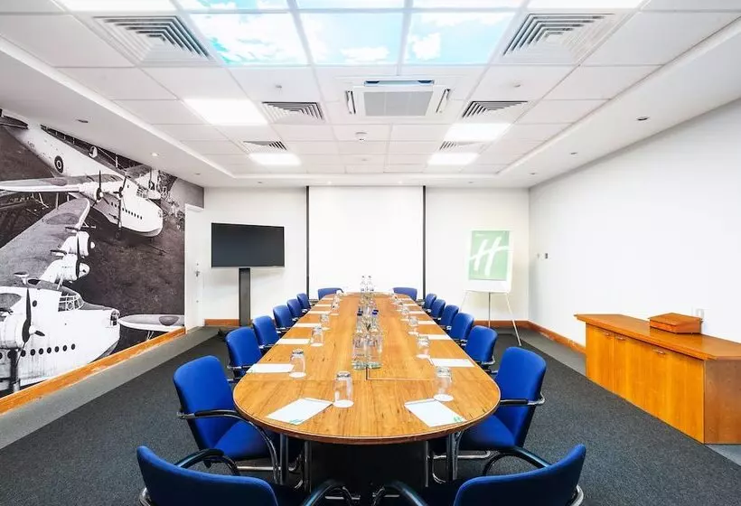 Отель Holiday Inn Rochester Chatham, An Ihg