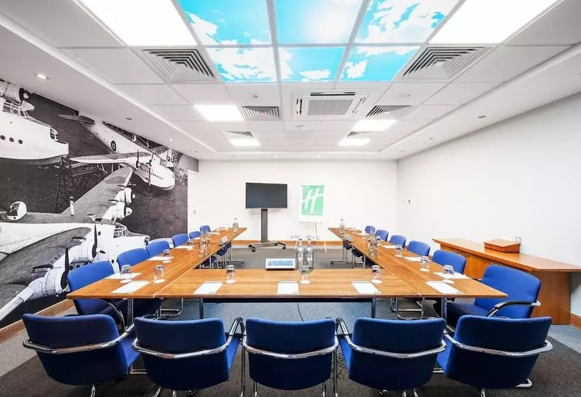 Отель Holiday Inn Rochester Chatham, An Ihg