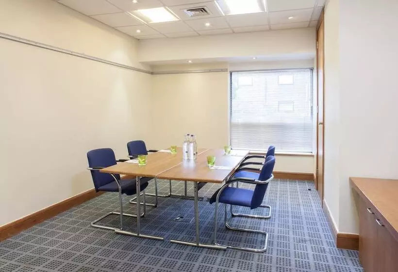 Отель Holiday Inn Rochester Chatham, An Ihg