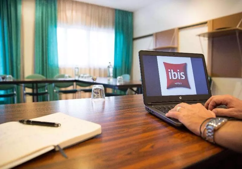 Отель Ibis Firenze Nord Aeroporto