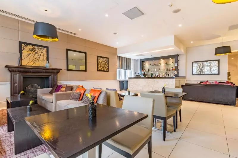 Отель Thistle London Holborn