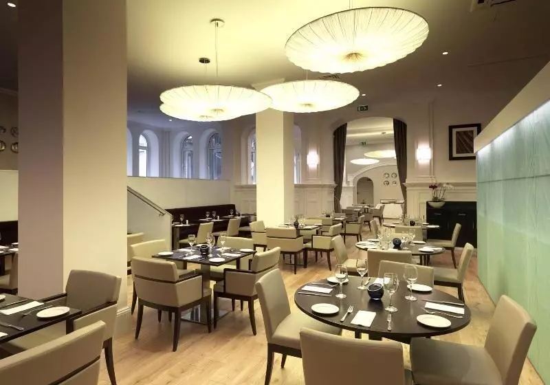 Отель Thistle London Holborn