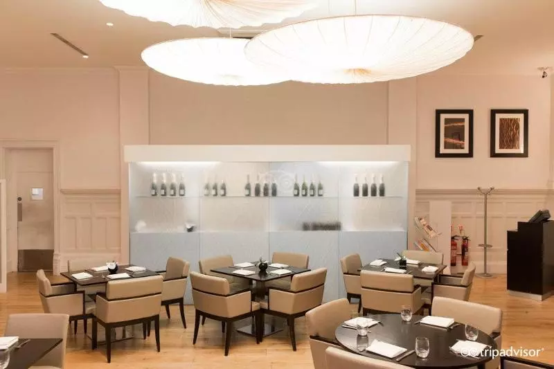 Отель Thistle London Holborn