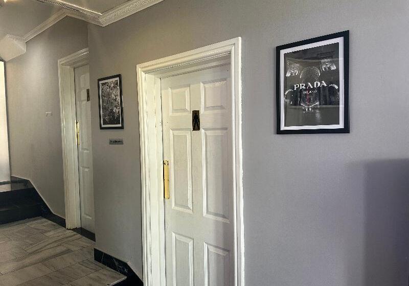 בית מלון כפרי Shilton Inn