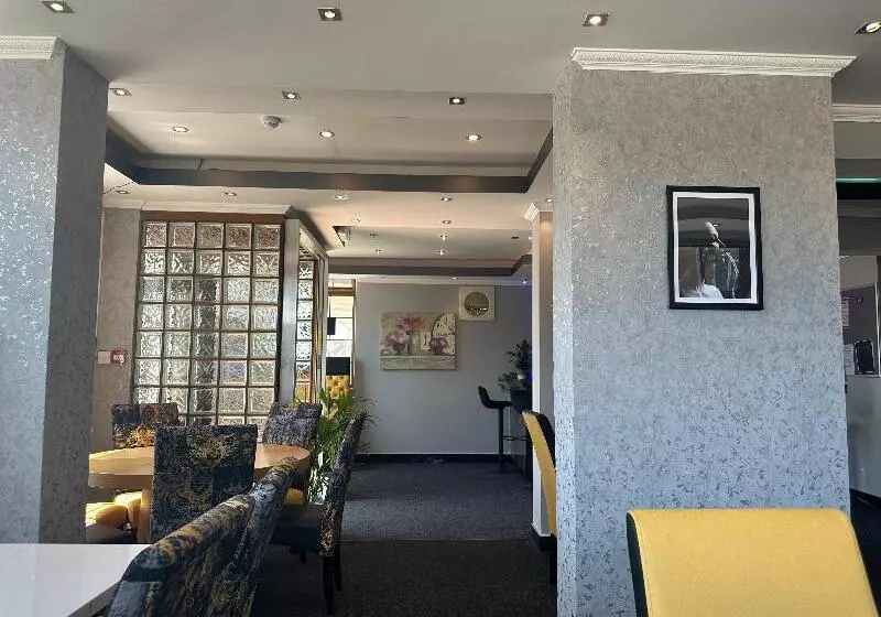 فندق Shilton Inn