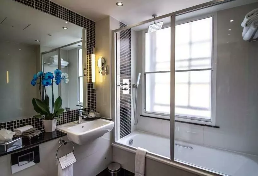 Wellington Hotel By Blue Orchid