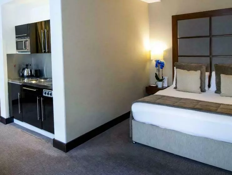 Wellington Hotel By Blue Orchid