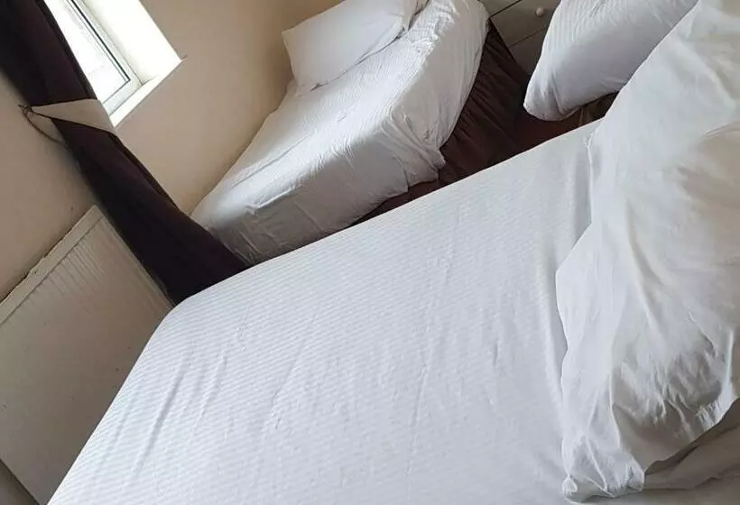 هتل Pleasure  By The Beach