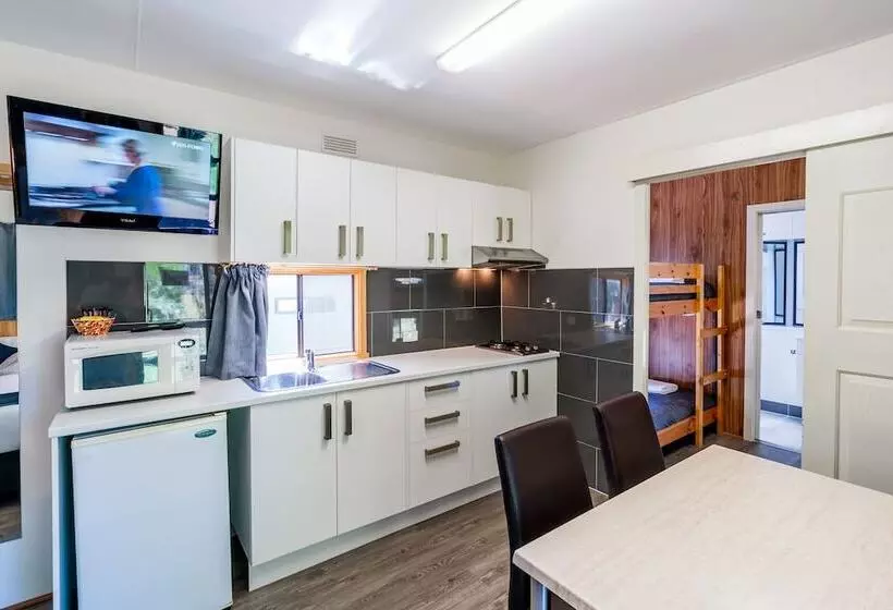 Hotelli Adelaide Caravan Park   Aspen Holiday Parks
