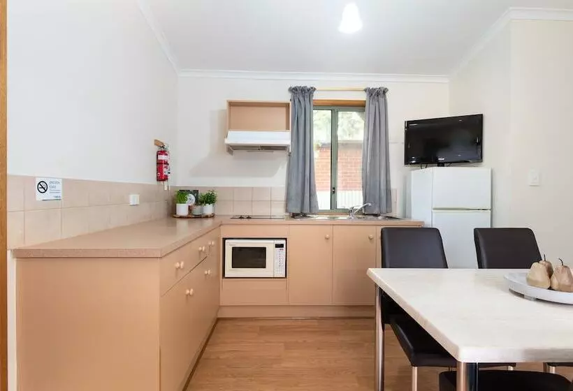 Hotelli Adelaide Caravan Park   Aspen Holiday Parks