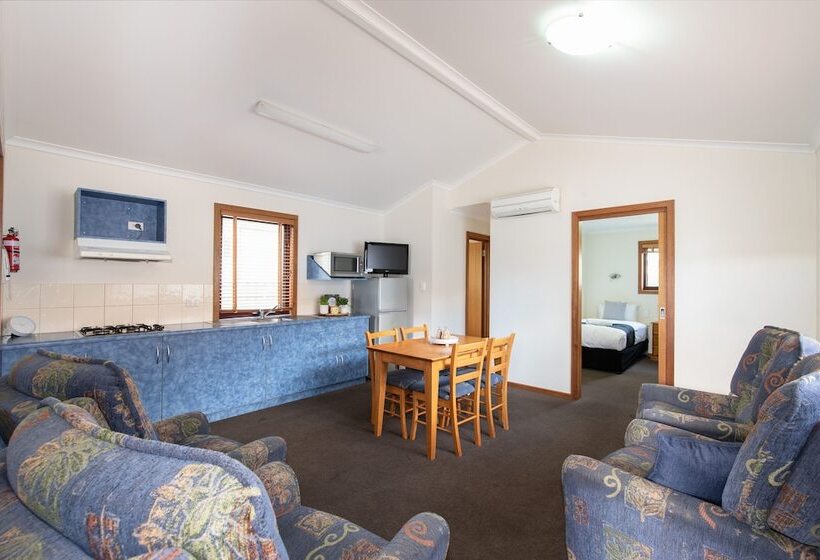 Hotel Adelaide Caravan Park Aspen Holiday Parks