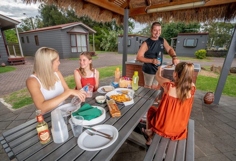 Hotel Adelaide Caravan Park Aspen Holiday Parks