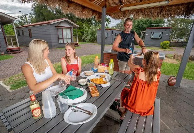 Hotelli Adelaide Caravan Park   Aspen Holiday Parks