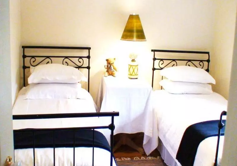 ホテル Albury Cottages