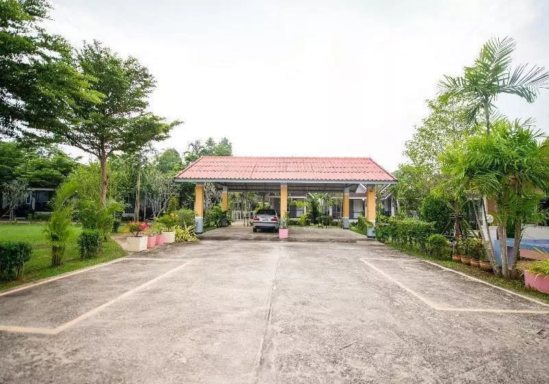 Hotelli B Banana Resort By Oyo Rooms