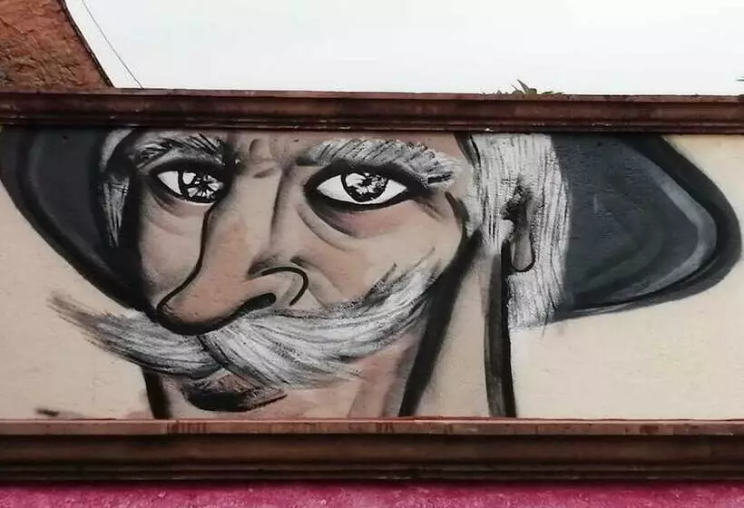 هتل El Mesón Del Quijote