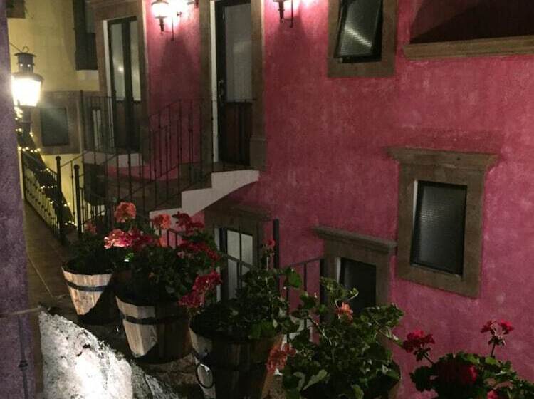 호텔 El Mesón Del Quijote