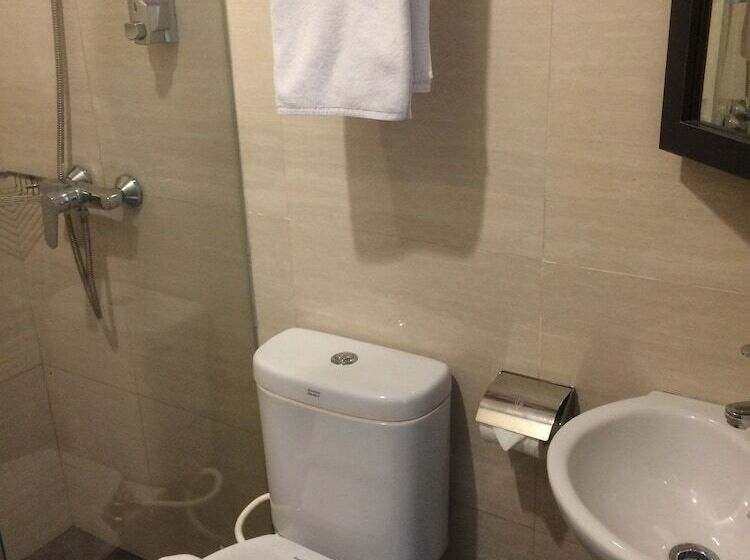 Hotel Front One Inn Kediri