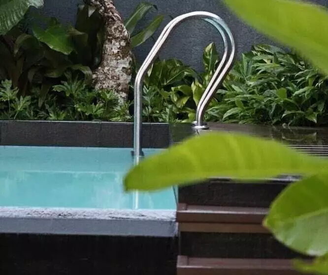 Hotel Front One Inn Kediri