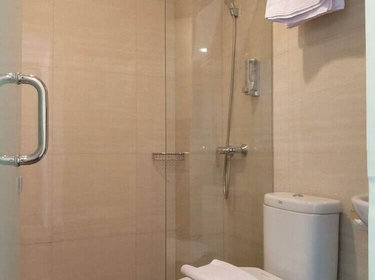 Hotel Front One Inn Kediri