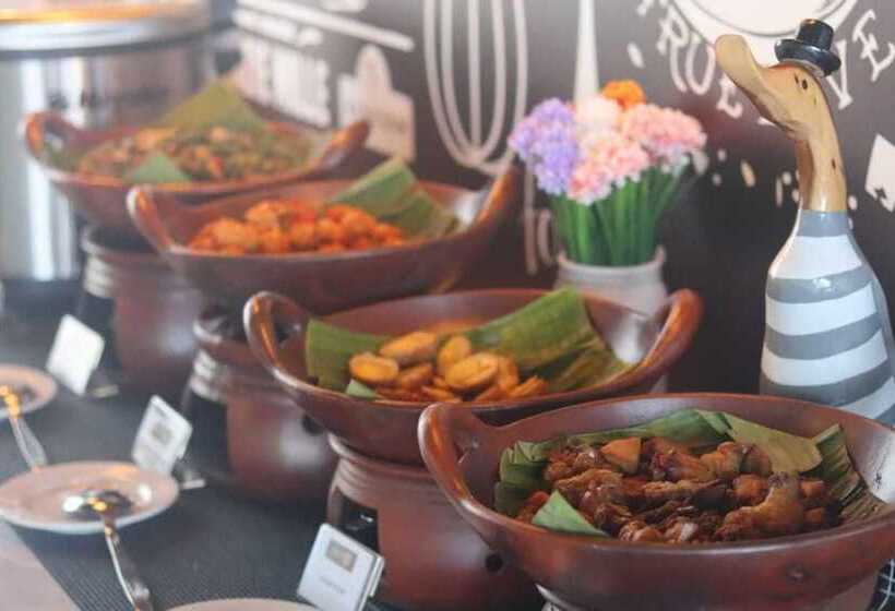 Hotel Front One Inn Kediri