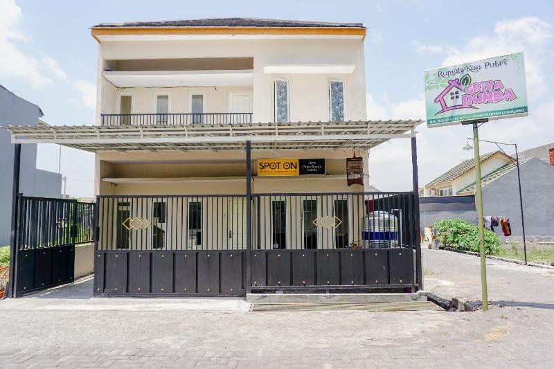 فندق Spot On 1878 Griya Bunda Family