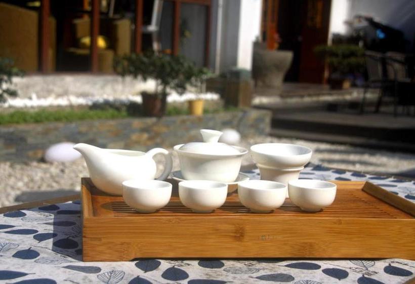 Отель Hangzhou Daisy Youth Hostel