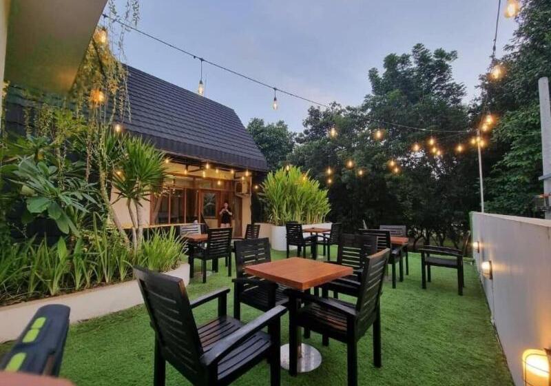 בית מלון כפרי One South