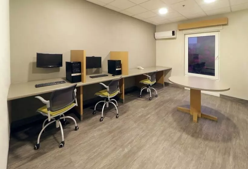 酒店 City Express By Marriott Nuevo Laredo