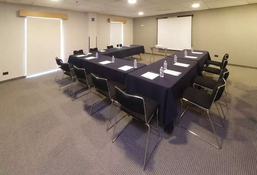 酒店 City Express By Marriott Nuevo Laredo