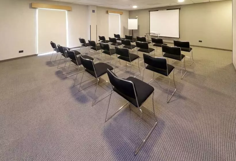 酒店 City Express By Marriott Nuevo Laredo