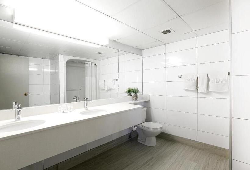 هتل Canad Inns Destination Centre Club Regent Casino