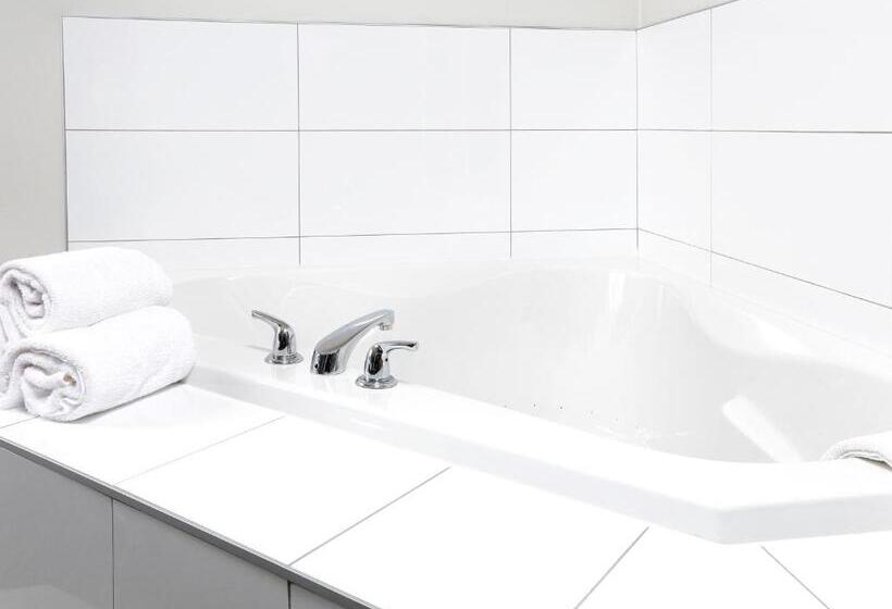 هتل Canad Inns Destination Centre Club Regent Casino