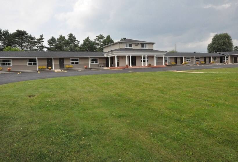 Отель Colonial House Motor Inn