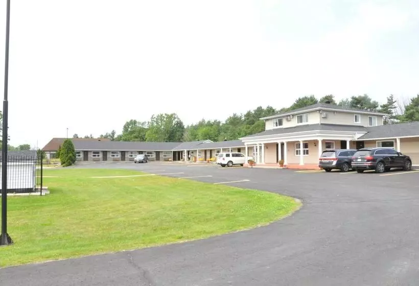 Hotelli Colonial House Motor Inn