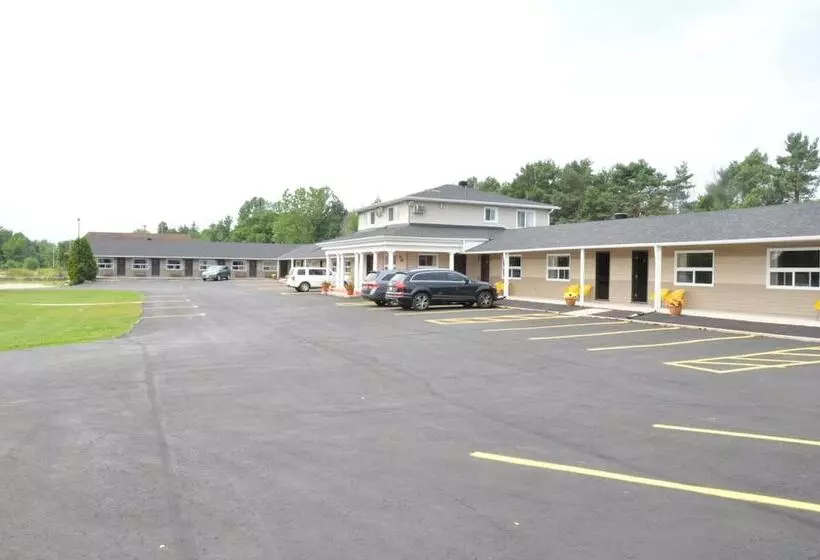 Hotelli Colonial House Motor Inn