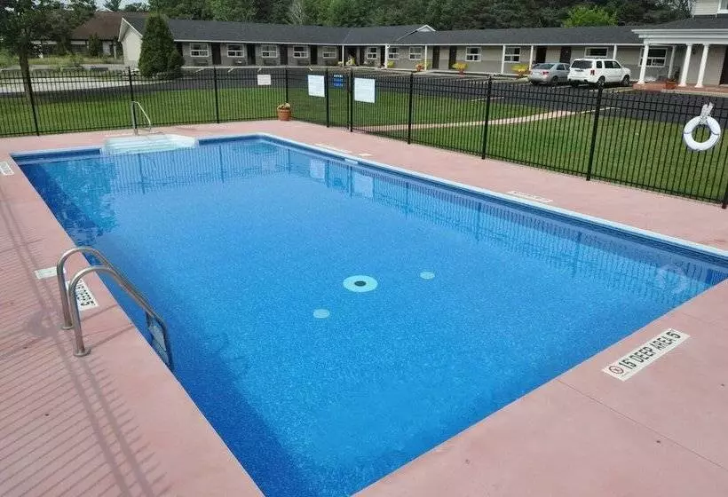 Hotelli Colonial House Motor Inn