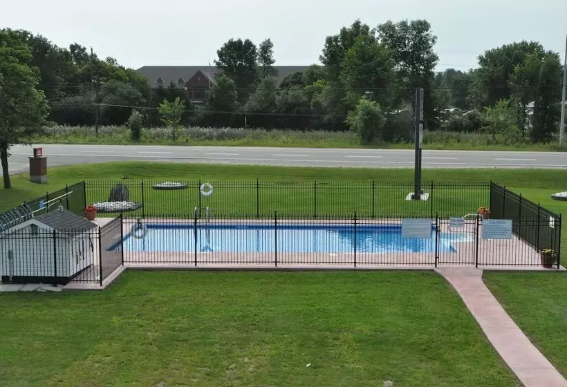 Hotelli Colonial House Motor Inn