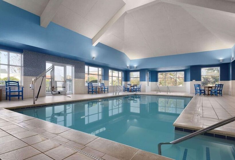 Отель Country Inn & Suites By Radisson, Williamsburg Historic Area, Va