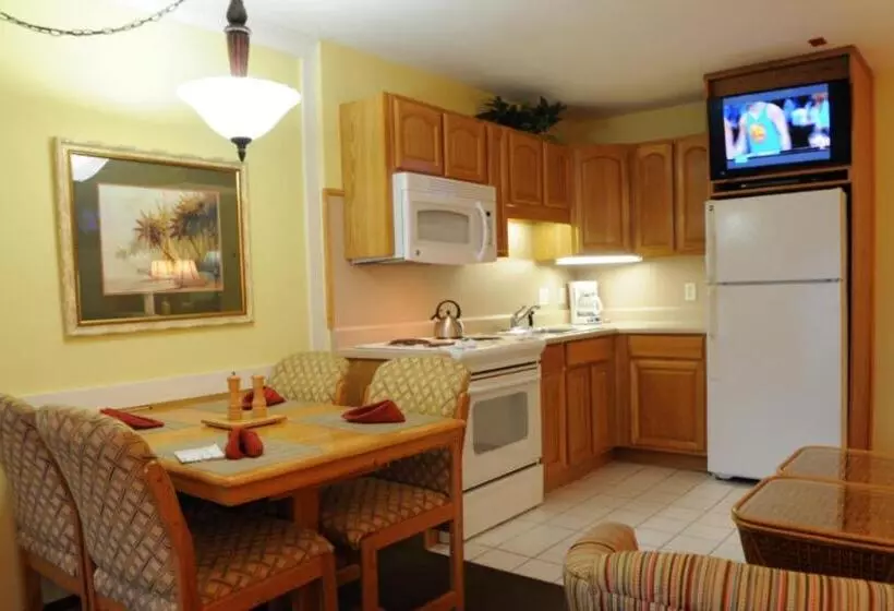 هتل Destin Holiday Beach Resort