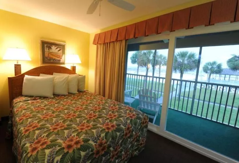 هتل Destin Holiday Beach Resort