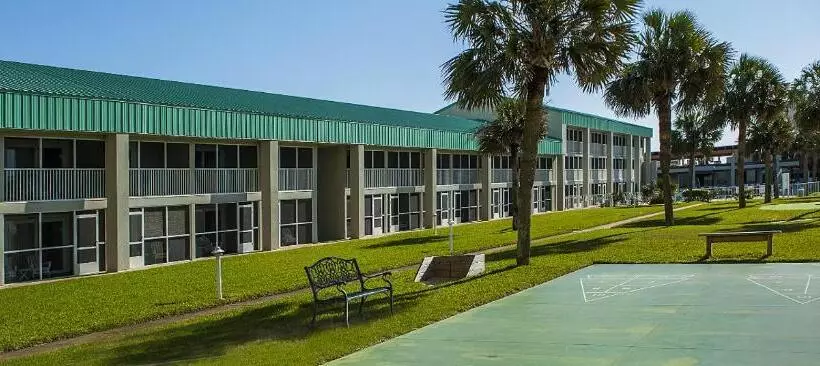 هتل Destin Holiday Beach Resort