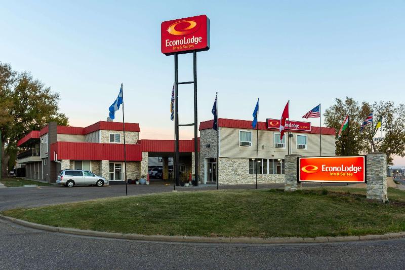 هتل Econo Lodge Inn & Suites