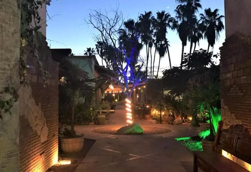 酒店 El Encanto Inn & Suites