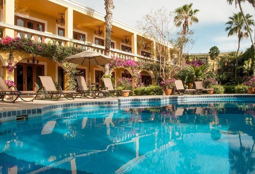 هتل El Encanto Inn & Suites