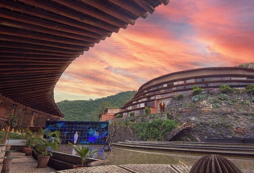 בית מלון כפרי El Santuario Resort & Spa