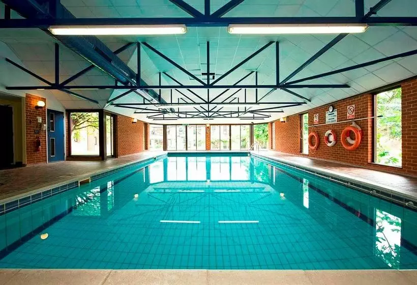 Отель Eynsham Hall