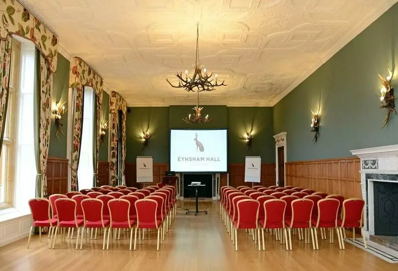 Отель Eynsham Hall