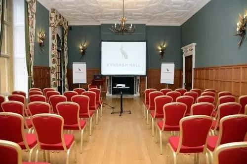 Отель Eynsham Hall